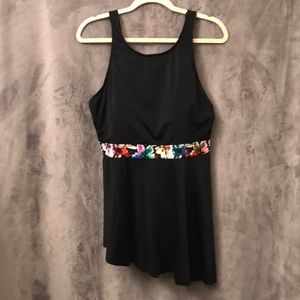 A Shore Fit swim tank. 20W. NWOT.